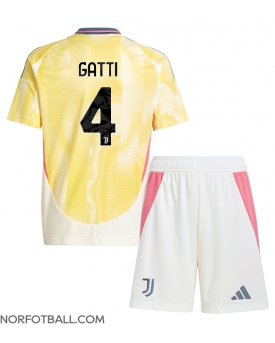 Billige Fotballdrakt Juventus Federico Gatti #4 Replika Bortedraktsett Barn 2024-25 Kortermet (med bukser)